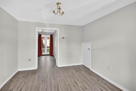 3 bedroom terraced house to rent - Photo 2