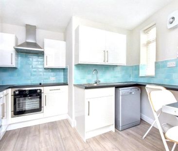 4 bedroom end of terrace house to rent - Photo 6