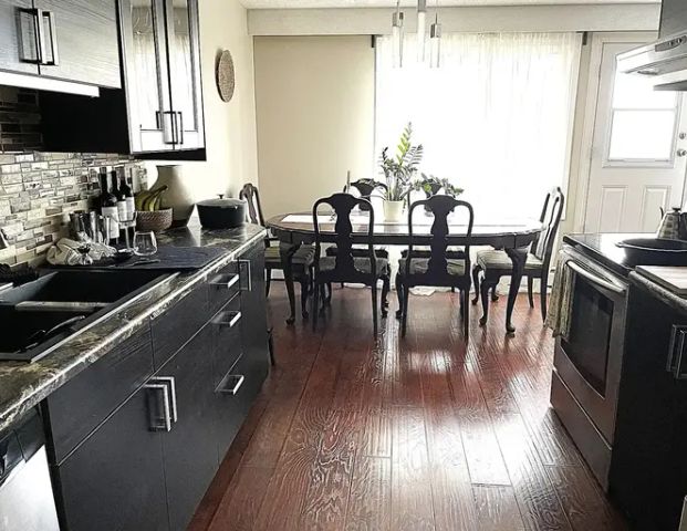 Stunning 2-Level Top-Floor Apartment for Rent - Prime Location! | 211 - 7825 159 Street Northwest, Edmonton - Photo 1