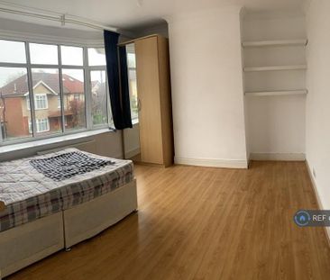 4 bedroom semi-detached house to rent - Photo 4