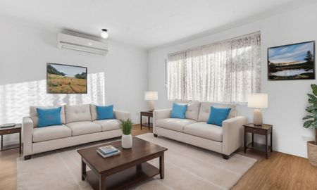 Spacious Family Home with Generous Yard - Photo 4