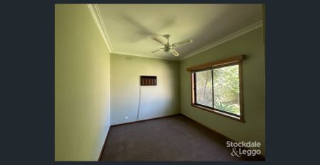 IDEAL SOUTH SHEPPARTON LOCATION - Photo 4
