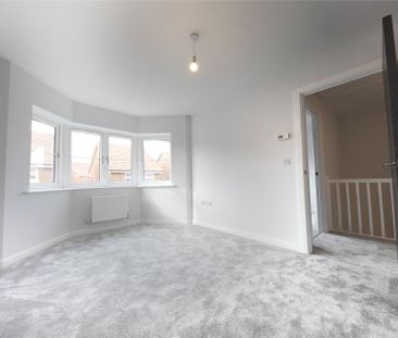 4 bedroom House in Russell Chase, Binfield - Photo 3