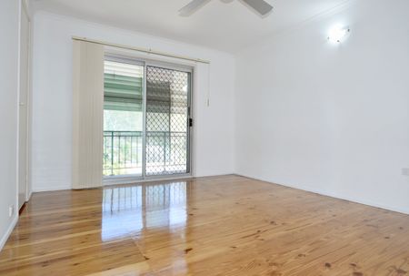 MODERN COMFORT MEETS EVERYDAY CONVENIENCE - WELCOME TO 5/4 LAMINGTON DRIVE! - Photo 4