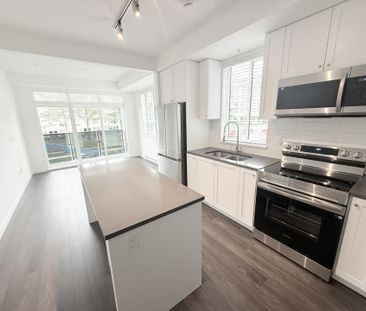 Bright and Brand New Corner Jr One Bedroom in Fleetwood - Photo 6