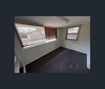 CHARMING, CONVENIENT & READY TO MOVE IN - Photo 2