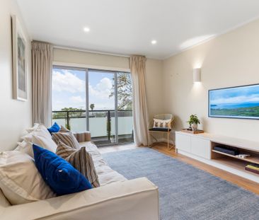 Luxurious Appointed Unit with Water Views - Photo 4