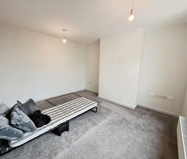 4 bedroom terraced house to rent - Photo 4