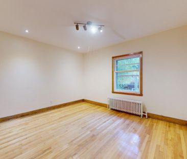 Grand 5 1/2 RÉNOVÉ avec 3 chambres fermées et sous-sol fini offert ... - Photo 3