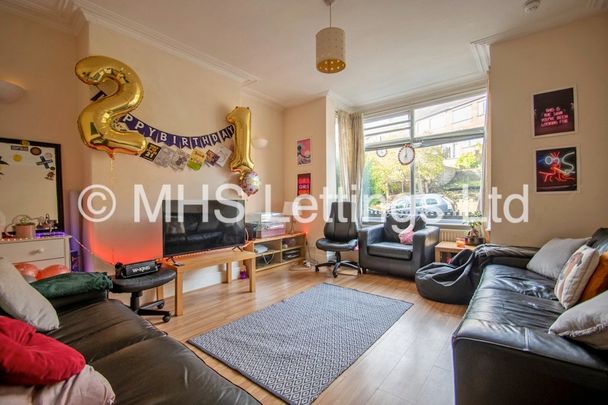 7 Bedroom End Terraced House for rent in The Village Street - Photo 1