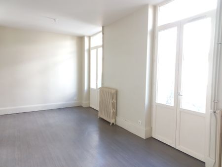Location Appartement 2 pièces 43m² VICHY 03200 - Photo 3