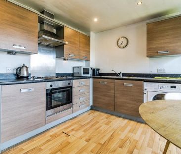 2 bedroom apartment to rent - Photo 4