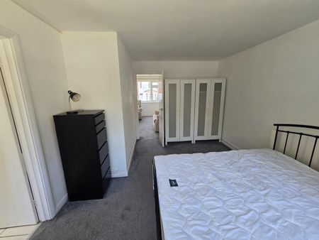 1 Bed Flat, Woodside Court, SO17 - Photo 5
