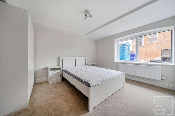 Grosvenor Road, Aldershot, GU11 - Photo 1