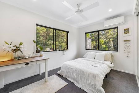 Beautiful Family Home with Pool, Shed and Privacy - Photo 3