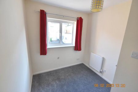 3 bedroom semi-detached house to rent - Photo 5