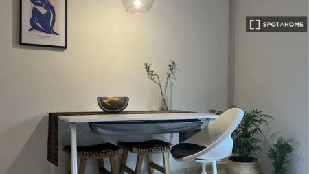 Piso de alquiler en El Raval - Photo 3