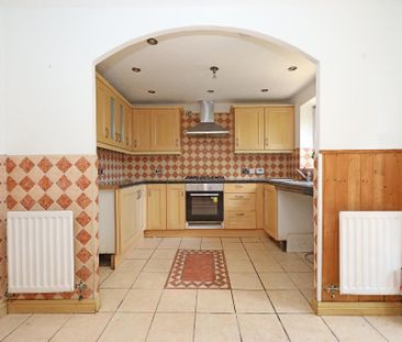 3 bedroom semi-detached house to rent - Photo 5