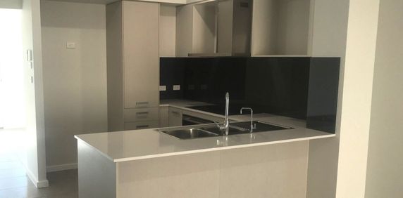 QUALITY HOME IN REDBANK ESTATE - Photo 2