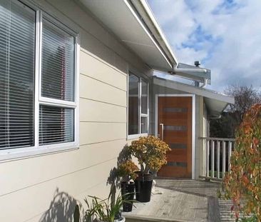 Family Living in Whitby - Photo 4