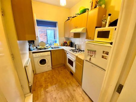 1 bedroom single room to rent - Photo 3