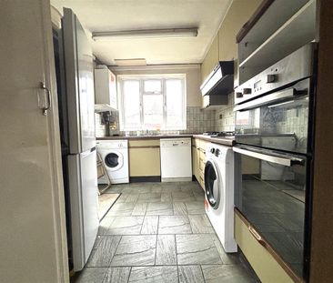 3 bedroom house - semi-detached - Photo 4