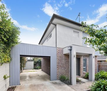 19 Balanada Close, Alfredton, Vic 3350 - Photo 5