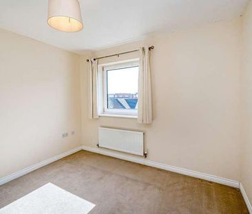 The Warren, Aylesbury, HP18 - Photo 1