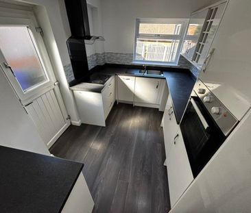 3 bed Semi-Detached - To Let - Photo 4