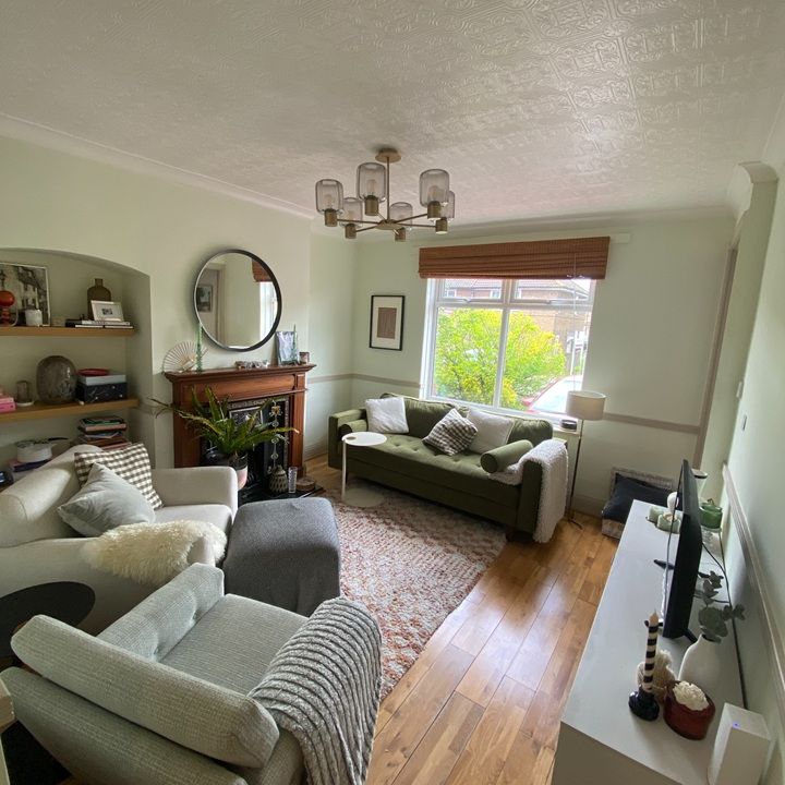2 Bed Semi-Detached House, Reigate Road, BR1 - Photo 1