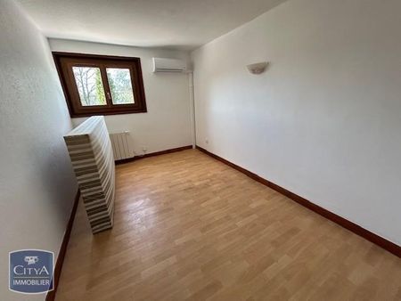 Location Appartement 3 pièces 54m² ST FERREOL D AUROURE 43330 - Photo 3