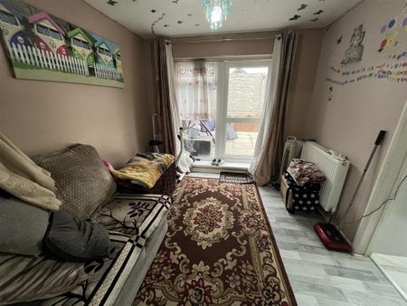 4 bedroom house to rent - Photo 2