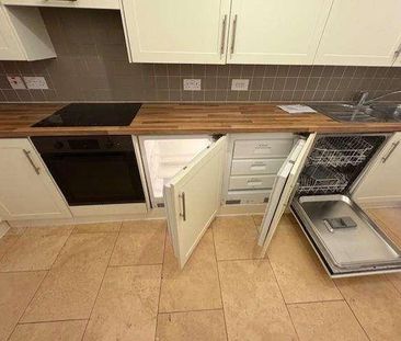 Basement Flat, Abbotsfield, Abbey Road, Malvern, WR14 - Photo 1