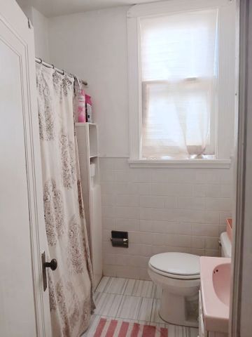 For Lease - 104 Twenty Fifth Street Unit# 2, Toronto, Ontario - Photo 2