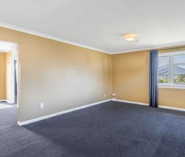 2 Bedroom House on Elizabeth - Photo 2