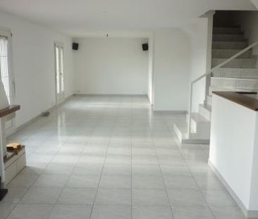 Spacieux appartement en attique/duplex de 6.5 pièces à Le Mont-sur-... - Photo 3