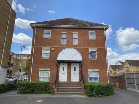 Sewell Close Chafford Hundred, Grays - Photo 3