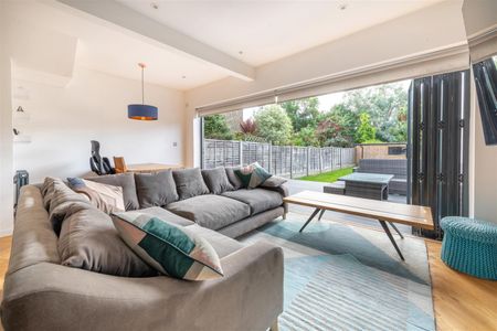 Maybank Road , E18 1EP - Photo 3