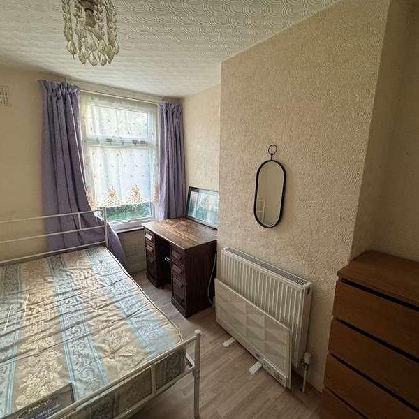 Humberstone Road, Plaistow, London, E13 - Photo 1