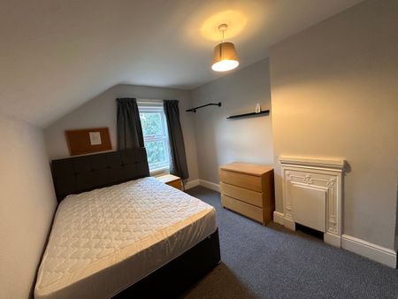 4 or 5 bedroom house - Photo 5