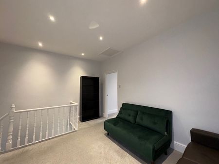 1 Bed Flat, Selby Road, E11 - Photo 3