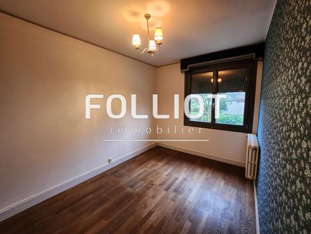 A LOUER - A 15 min de VIRE - PAVILLON F7 avec GARAGE et JARDIN - Photo 2