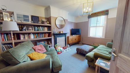 3 bedroom terraced house to rent - Photo 2