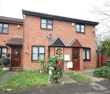 Mansard Close, Hornchurch, Essex, RM12 - Photo 2