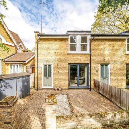 2 bedroom semi-detached house to rent - Photo 3