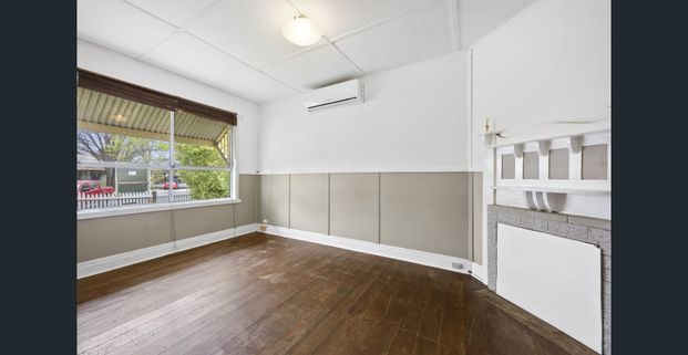 CENTRALLY LOCATED 3 BEDROOM HOME - Photo 1