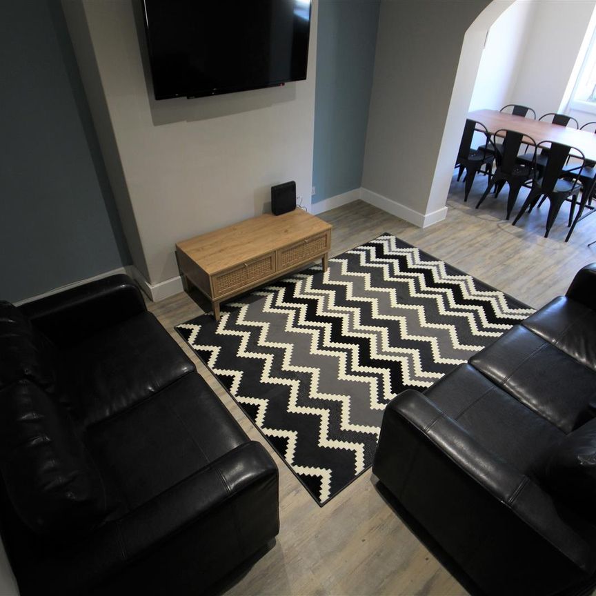 6 bedroom semi-detached house to rent - Photo 1