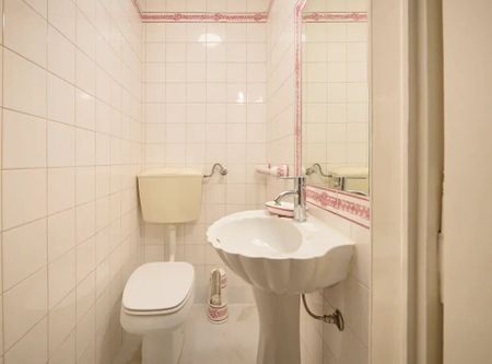 Largo Vitorino Damásio, Lisbon, Lisbon 1200-872 - Photo 4