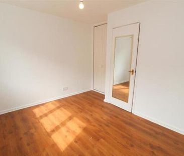 2 bedroom end of terrace house to rent - Photo 3
