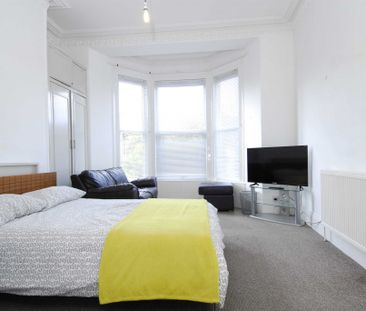 36 Houndiscombe Road, Flat 1 - Photo 3